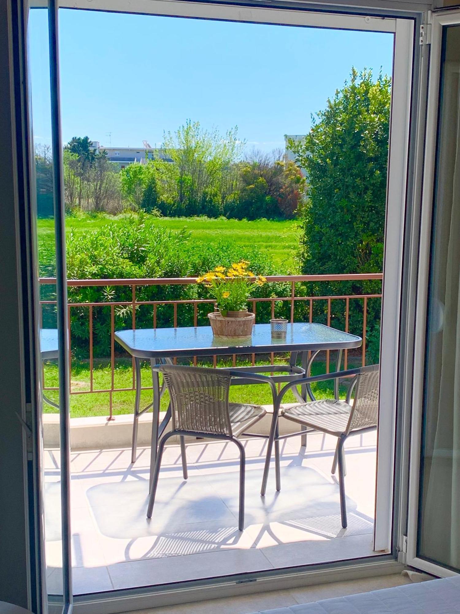 Lovely Apartment By The Sea 2 ….. Epanomi Exterior photo